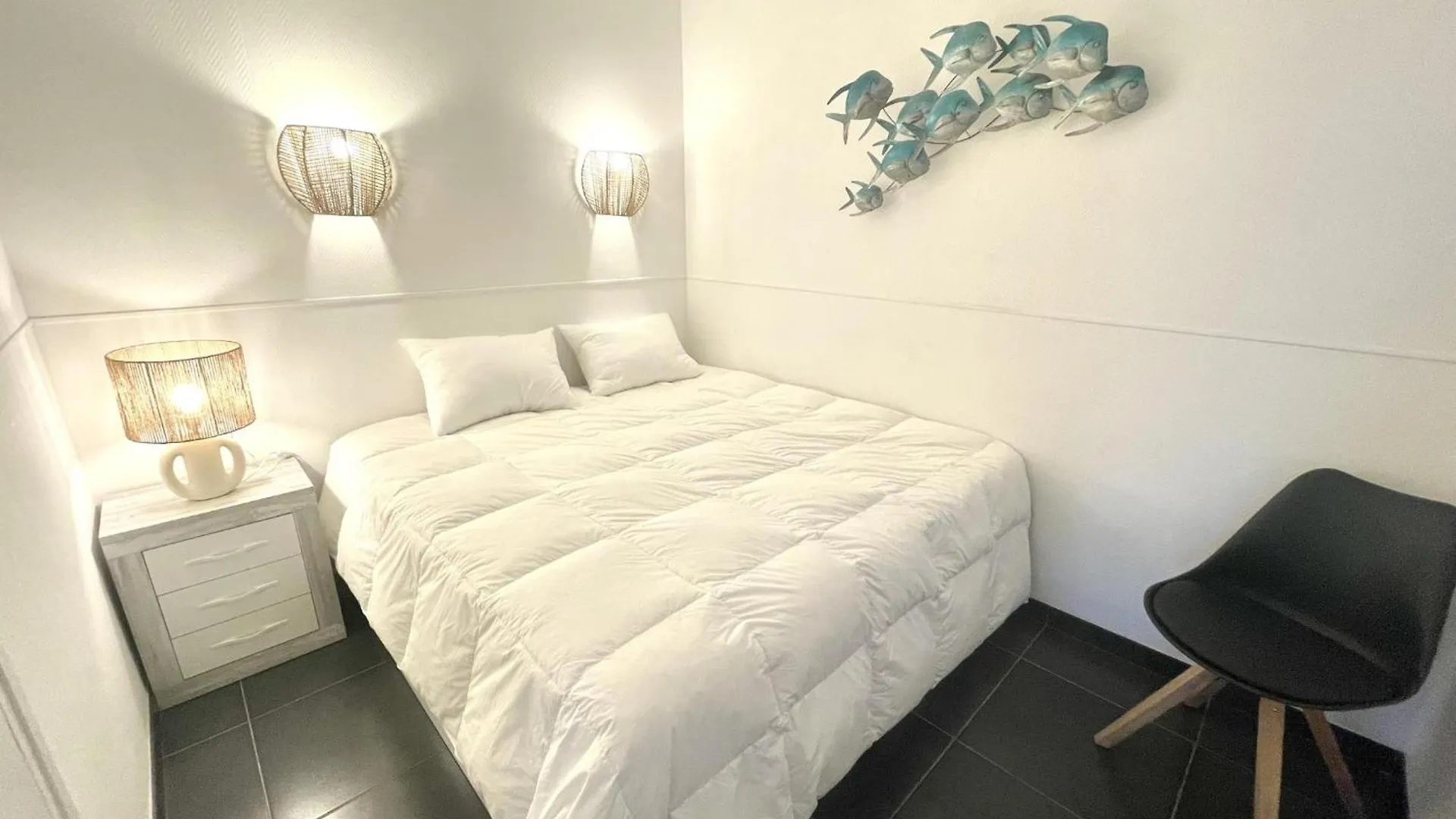 Delfin 8F Daire Roses